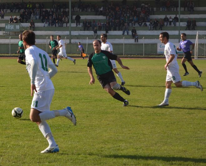 Gönen Belediyespor Dolu Dizgin İlerliyor