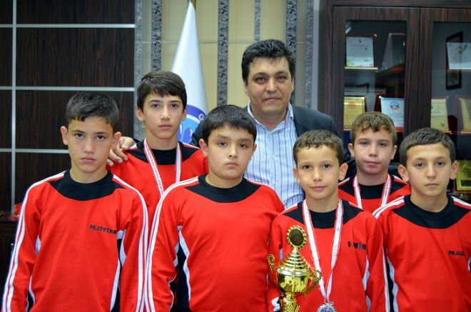Kupa ve Madalyalar Başkan Yakar