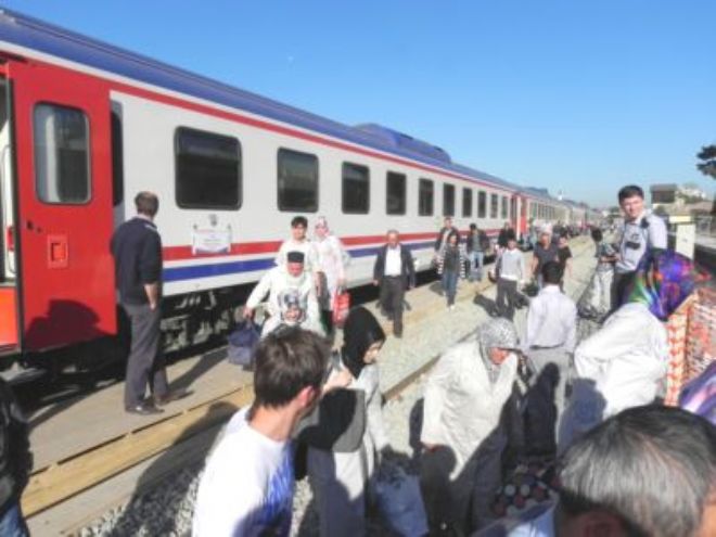 Ekspres`e taşlı saldırı