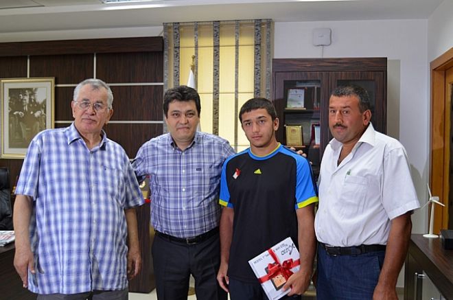 Gönenli milli güreşçilerden büyük başarı 