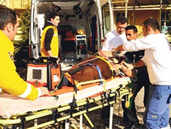 ÇATIDAN DÜŞEN GENÇ HAYATINI KAYBETTİ