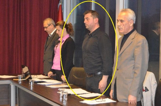 Makamı da, Mevkii de bıraktı