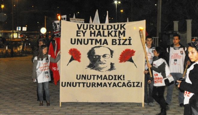 Mumcu, anıldı