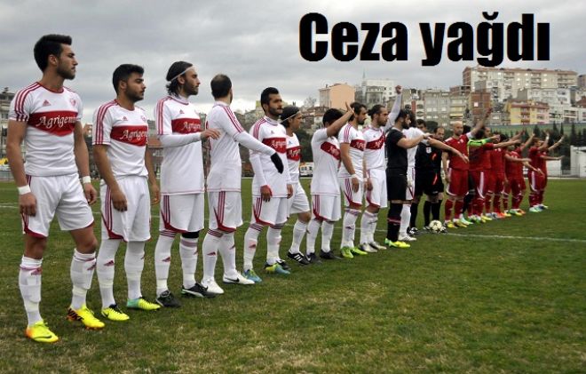 Erdek`te 2 oyuncuya ceza geldi.