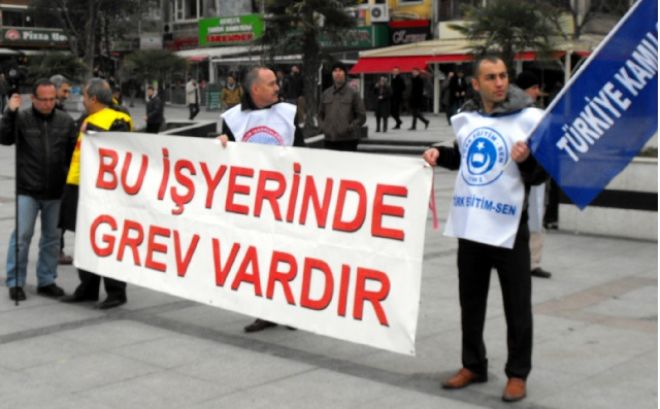 Öğretmenler meydana indi
