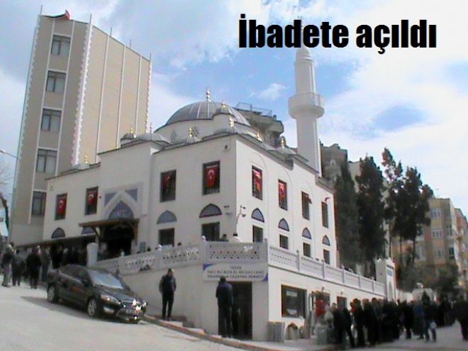 Cuma namazı ile açıldı