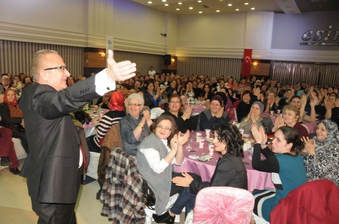 KADINLAR MATİNESİNDE UNUTULMAZ KONSER 