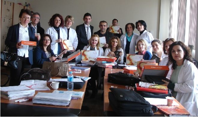 Anadolu lisesi tabletlerini aldı