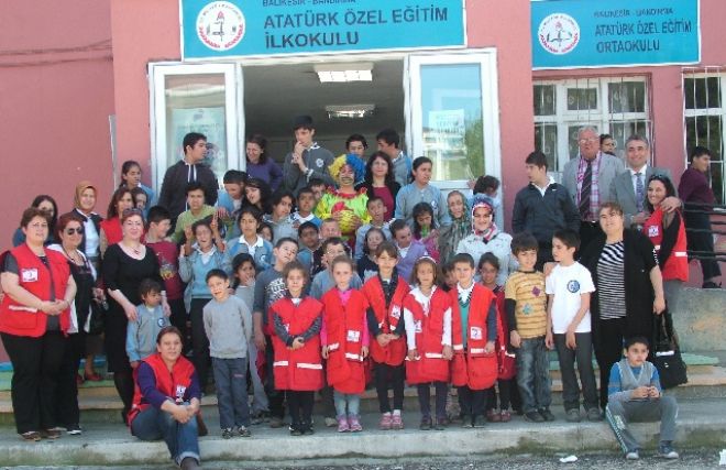 Kızılay`ı konuk ettiler