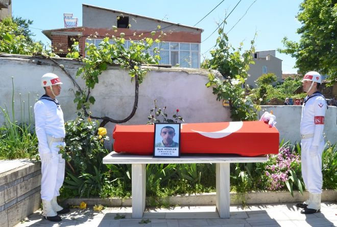 Çayağazı Mahallesi  Berk İçin Gözyaşı Döktü