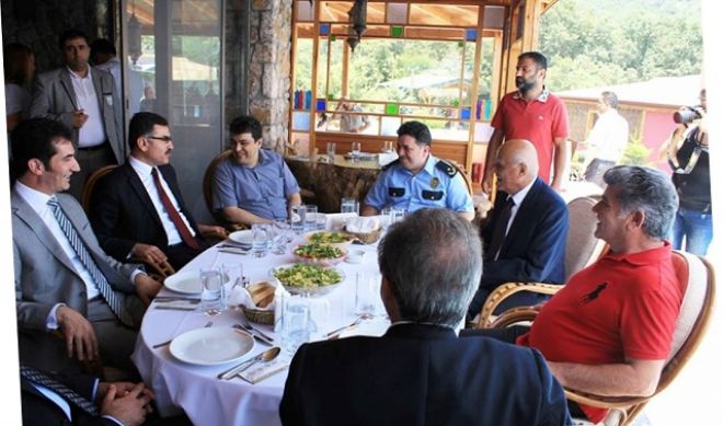 VALİ TURHAN GÜNAYDIN ÇİFTLİĞİ ZİYARETİ 