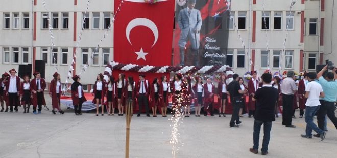Anadolu lisesi ilklerin arasında