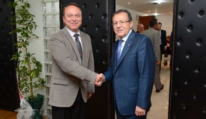AKP Erdek`te Sürpriz yaptı