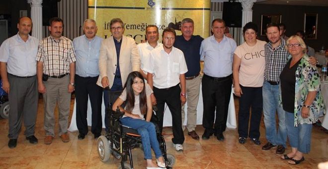 BANDIRMA BELEDİYESİ`NDEN ENGELLİ VATANDAŞLARIMIZA İFTAR YEMEĞİ