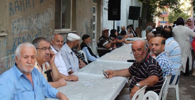 İhsaniye Mahallesinde İftar Yemeği