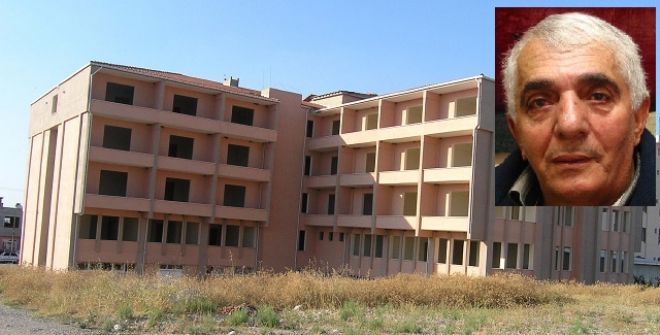 Gönen`de bitirilemeyen yapı