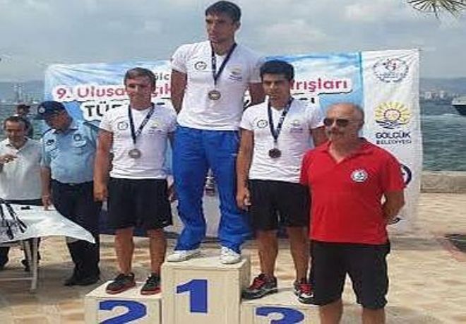 Yüzmede yeni bir yıldız doğuyor.