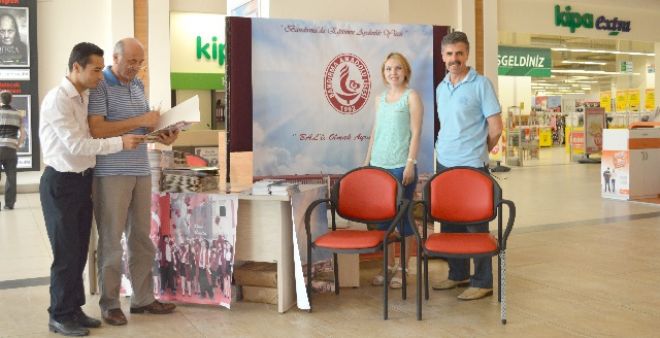 Anadolu lisesi stant açtı.