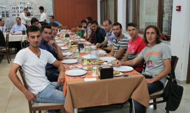 Etispor`da gelenek bozulmadı