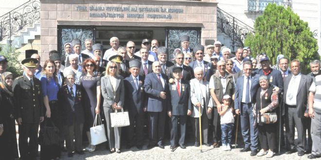 GAZİLER AYVALIK`TA BULUŞTU  