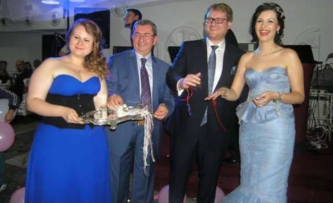 iş ve siyaset dünyası bu nişanda bir araya geldi