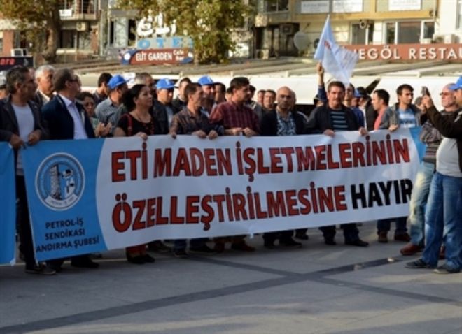 Etibor çalışanı alana indi.