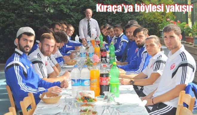 Erdekspor`a Kıraça`dan motivasyon yemeği