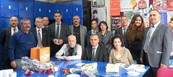 Belediye,den öğretmenlere kutlama ziyareti.