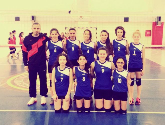 ATLETLER VOLEYBOL SAHASINA İNDİ