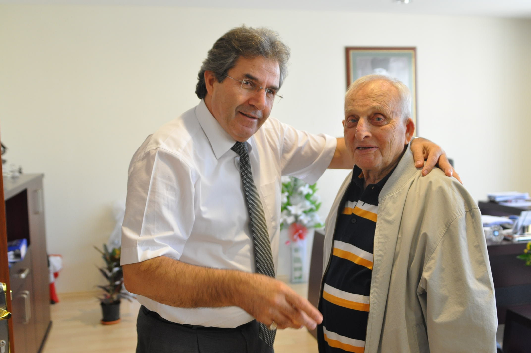 Eşekçi`den belediye ziyareti
