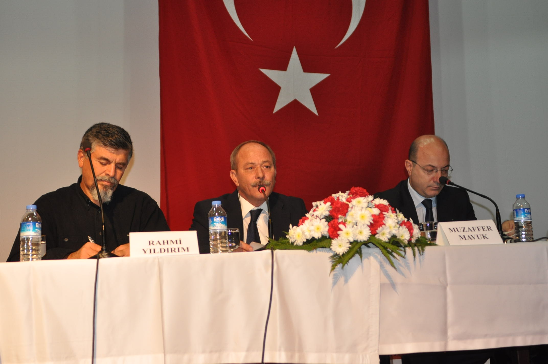 Yıldırım``Eğri cetvelden doğru çizgi çıkmaz``