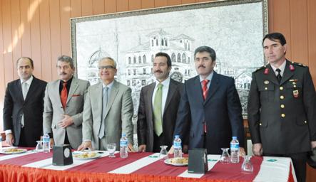 Bayramlaşma siyasi Şhoow gibiydi

