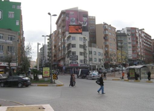 Ana caddede Samanyolu TV yayını