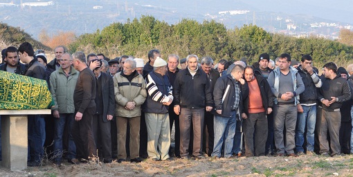 Aşağıyapıcı muhtarı A.Şener Kardeşini kaybetti..