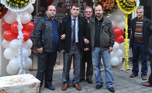 Açılışı Aysan yaptı.